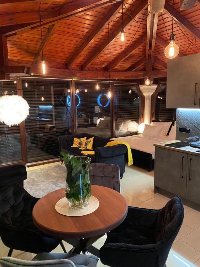 Sky Luxury Suite Keszthely Esterno foto